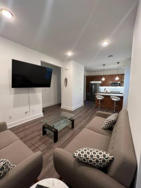 Quaint Downtown Old Towne East Townhouse